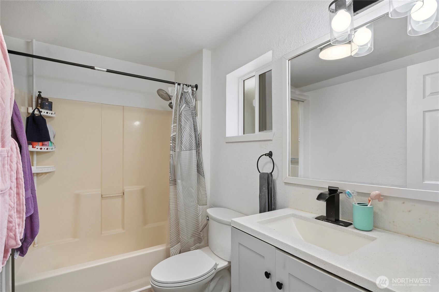 831 E 47th Street 2 Property Photo 8