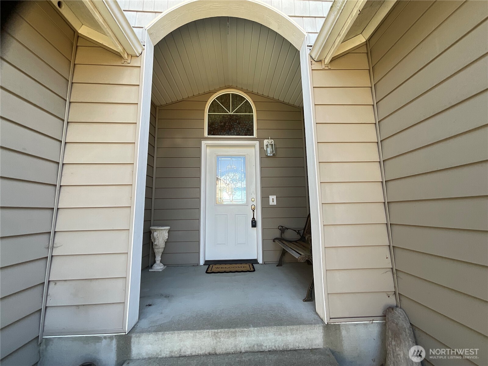 1382 Nw Kathleen Drive Property Photo 2