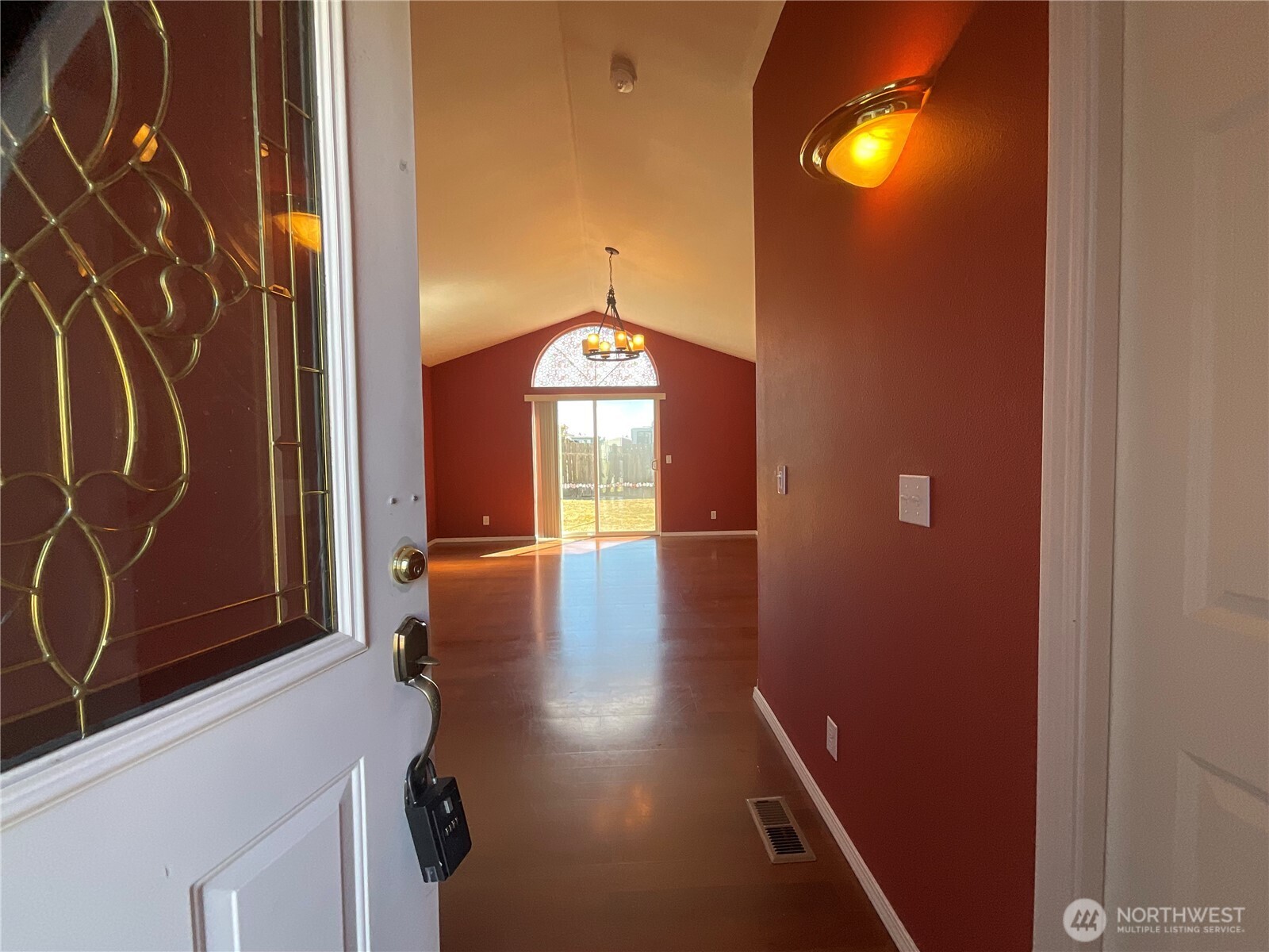 1382 Nw Kathleen Drive Property Photo 4