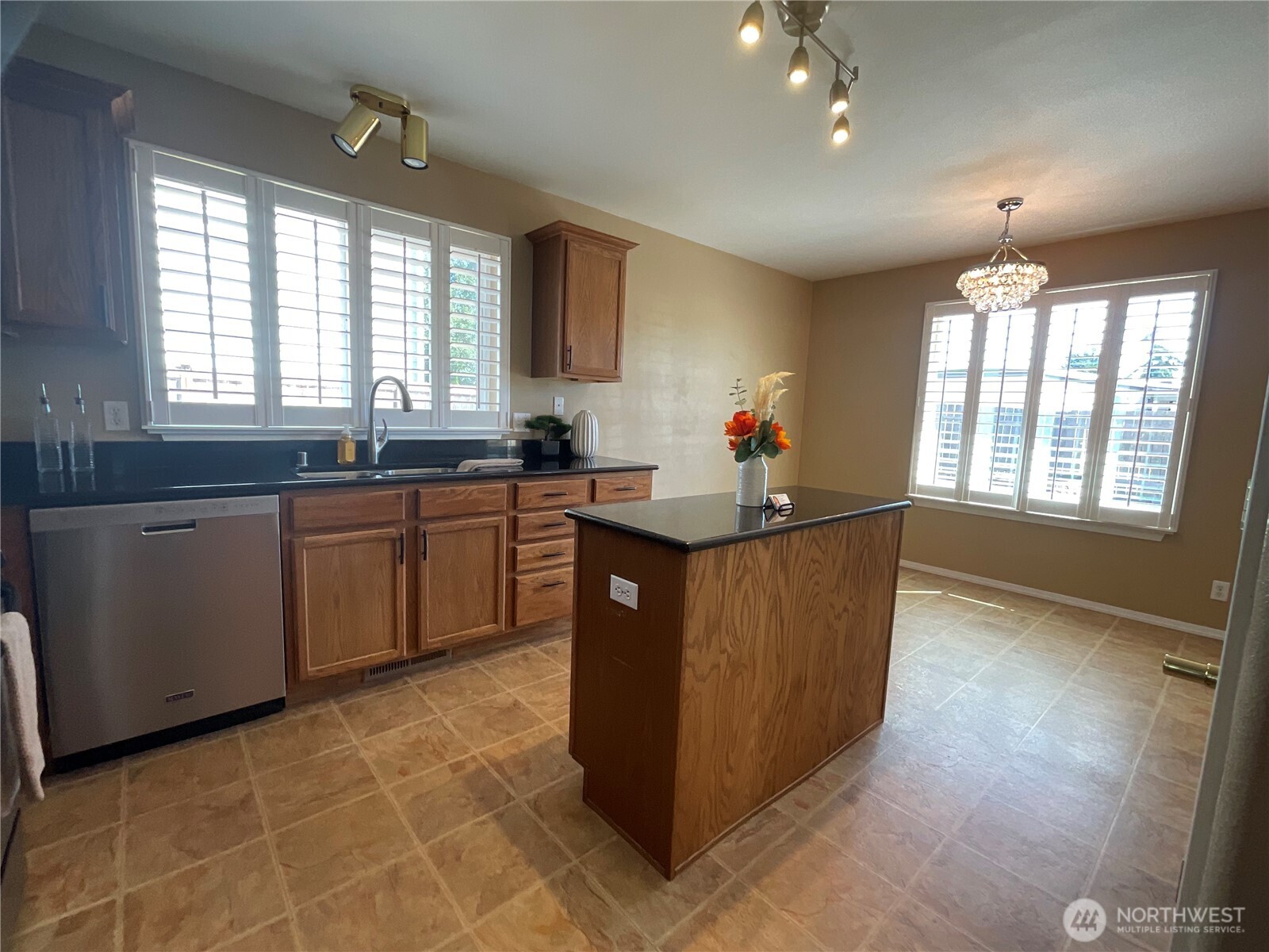 1382 Nw Kathleen Drive Property Photo 11