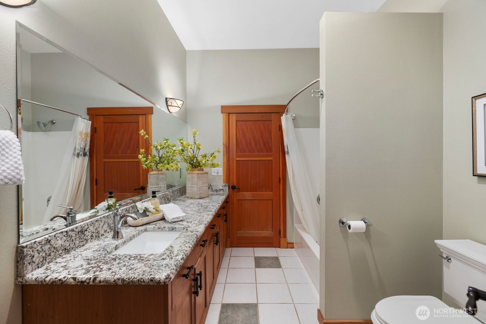 14677 Sivertson Road Property Photo 17