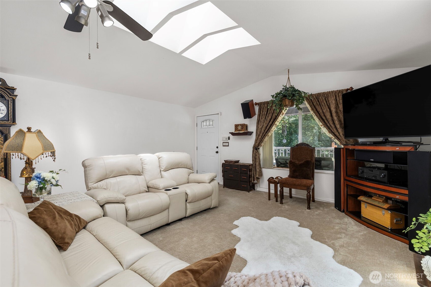 13482 Cedar Glen Lane Property Photo 5