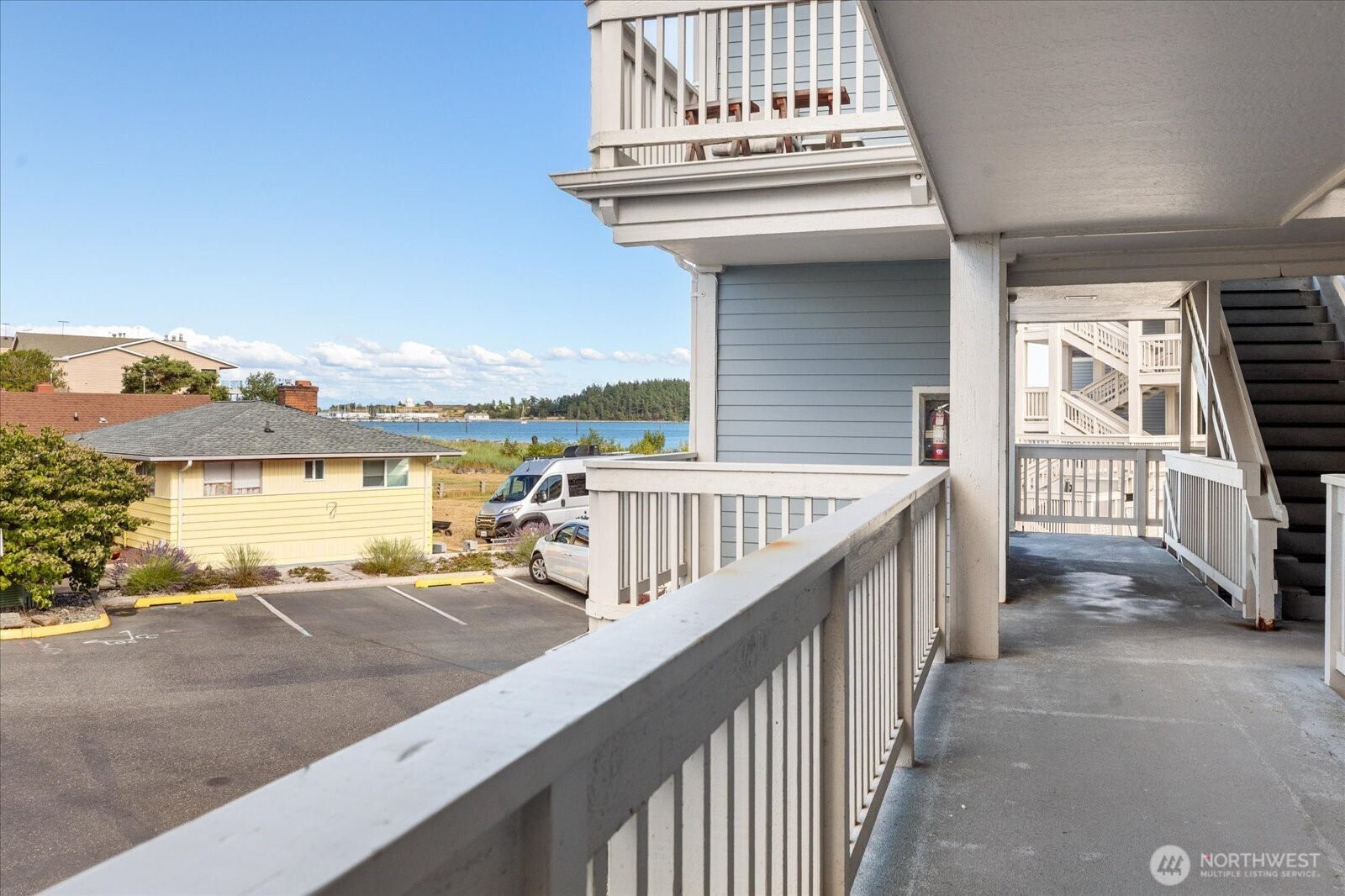 651 Se Bayshore Drive C102 Property Photo 3