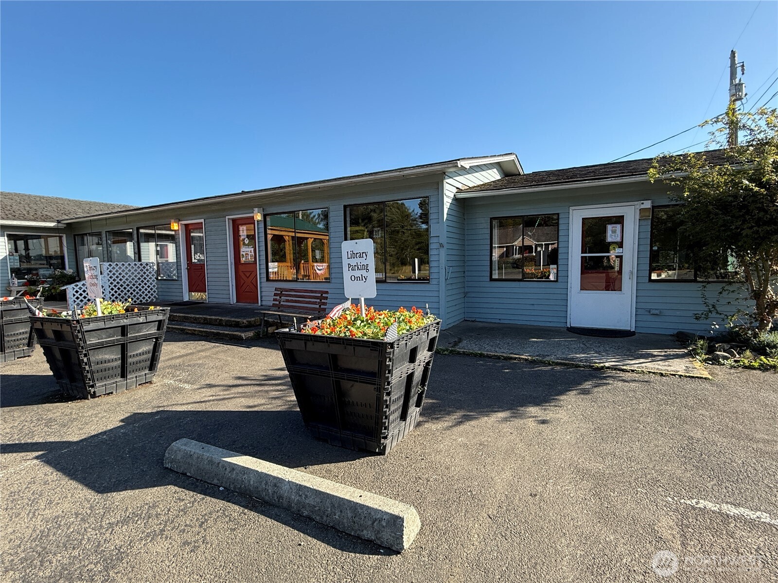 1910 Bay Avenue Property Photo 5