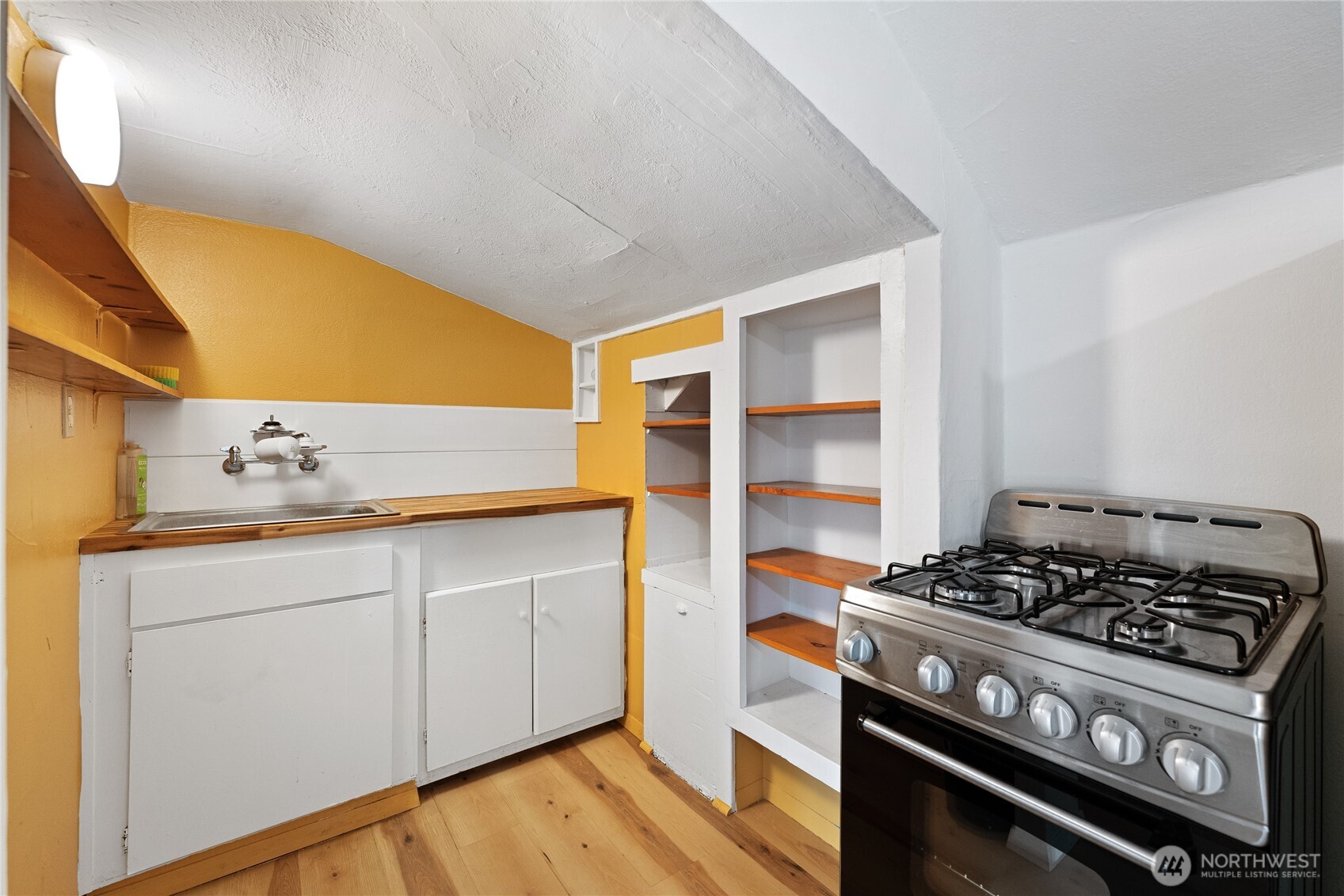1414 W Tenth Avenue Property Photo 5
