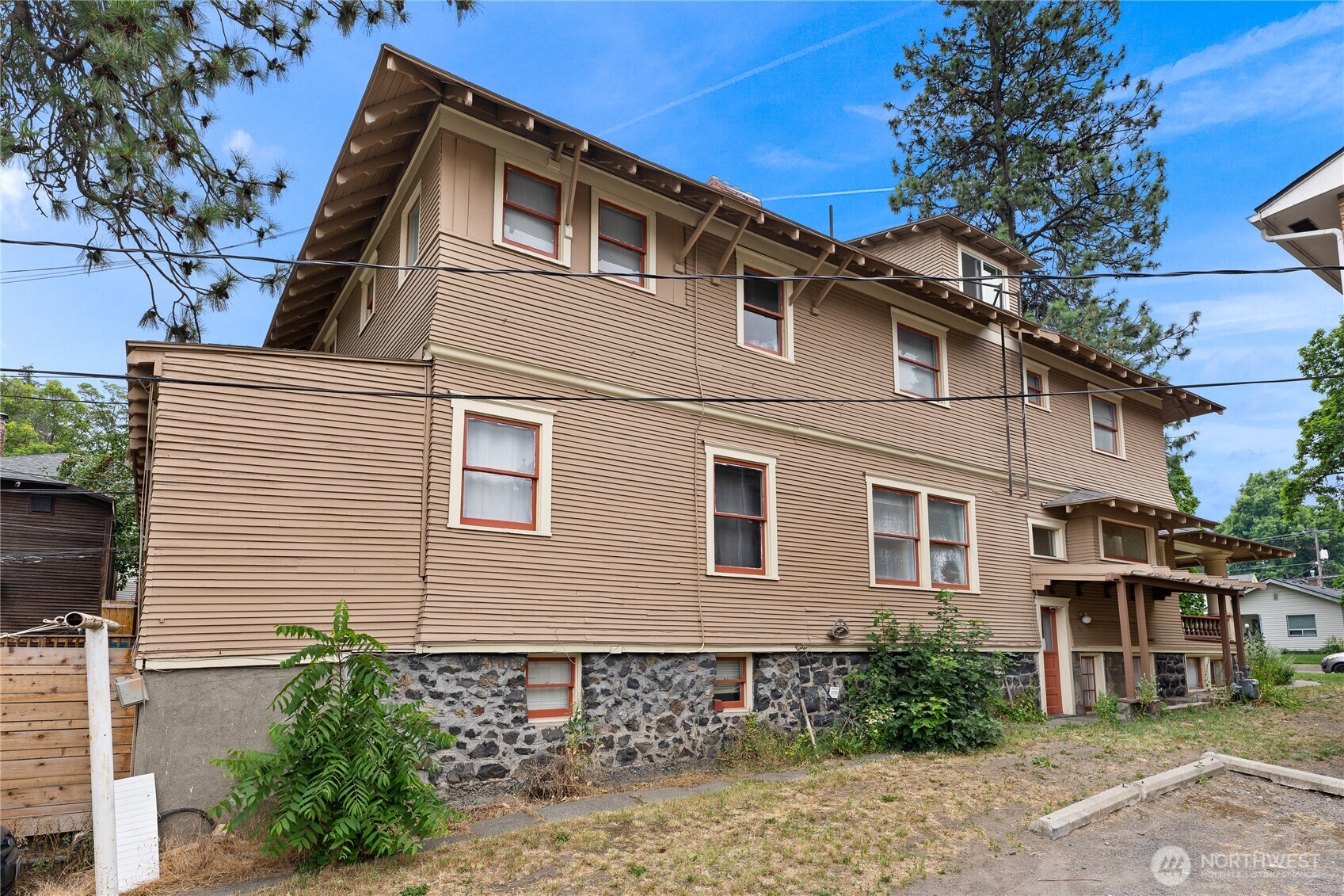 1414 W Tenth Avenue Property Photo 16