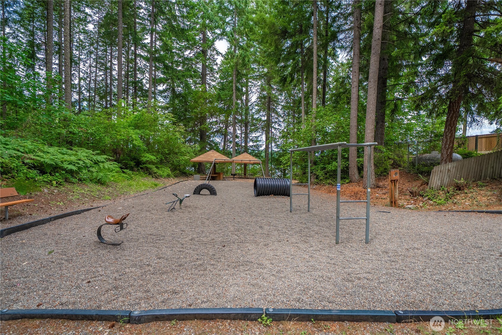 18236 Blue Hills Drive Property Photo 9
