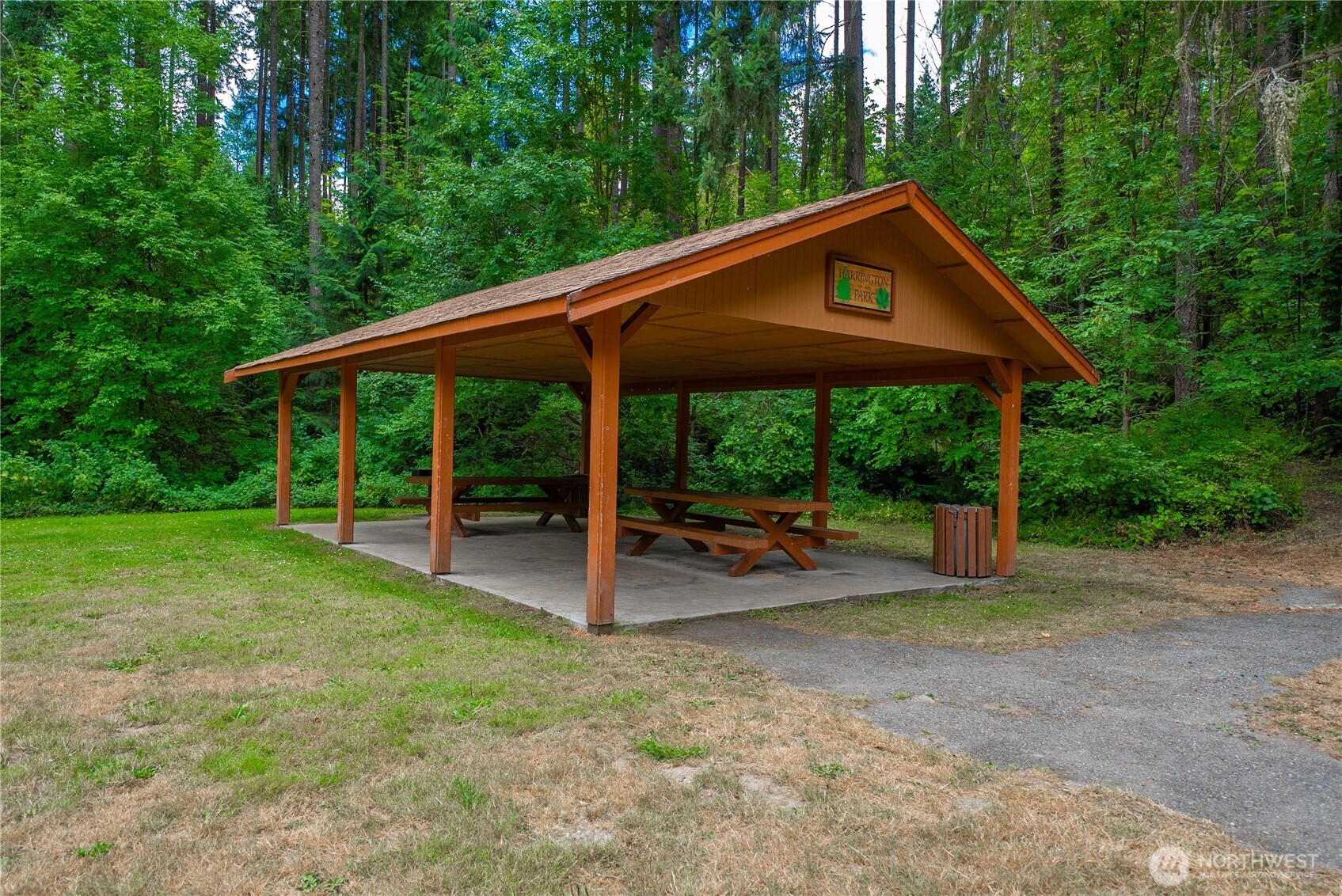 18236 Blue Hills Drive Property Photo 10