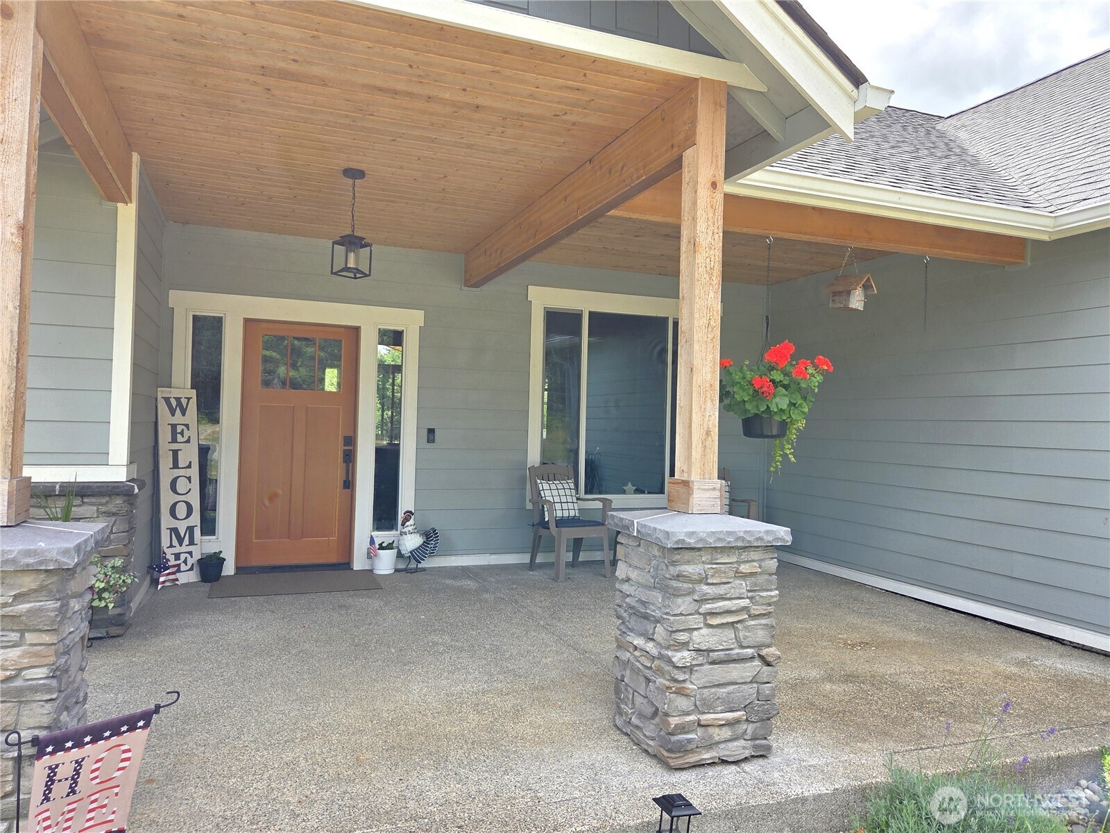 9007 Davis Road Property Photo 6
