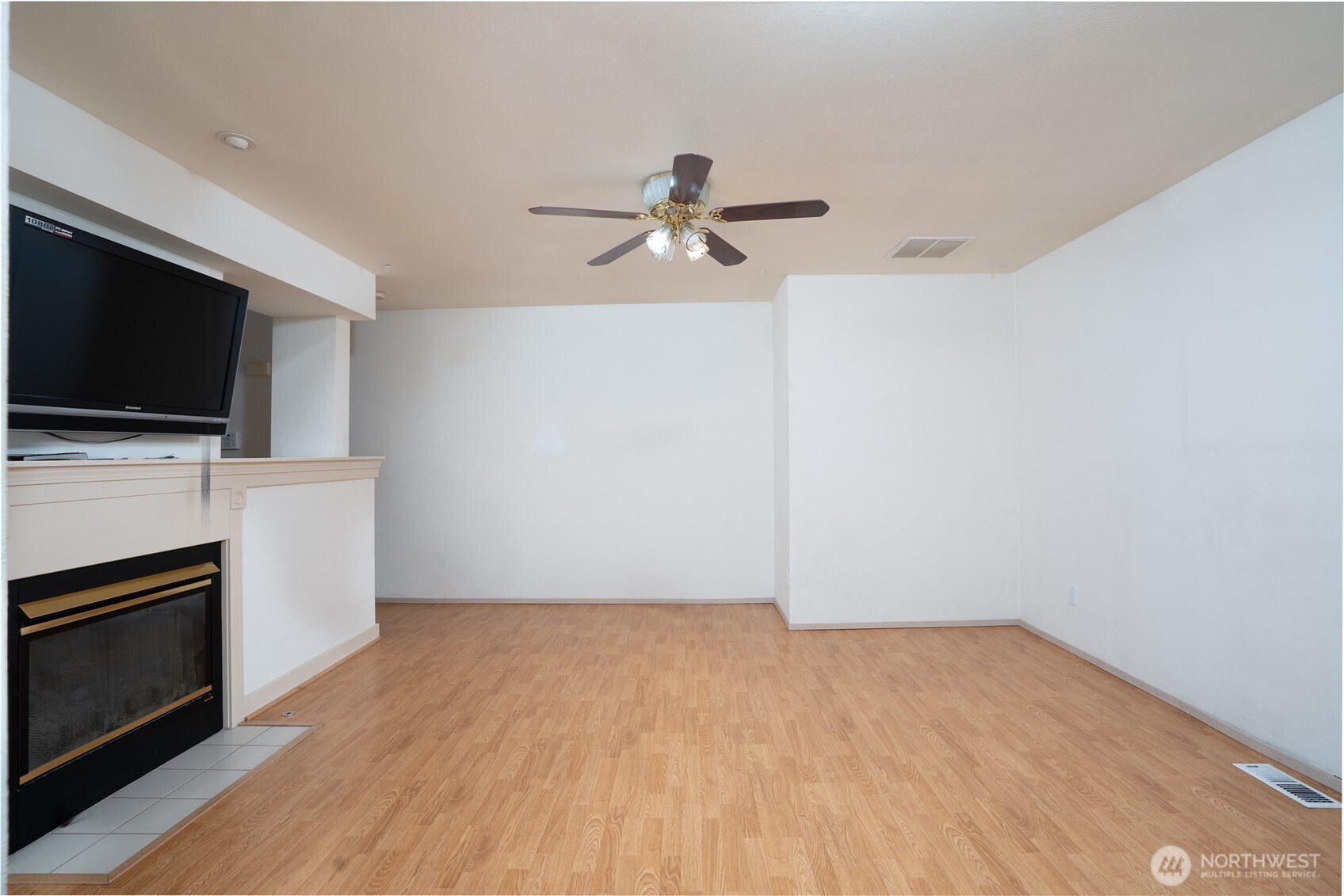 5209 79th Street Property Photo 5
