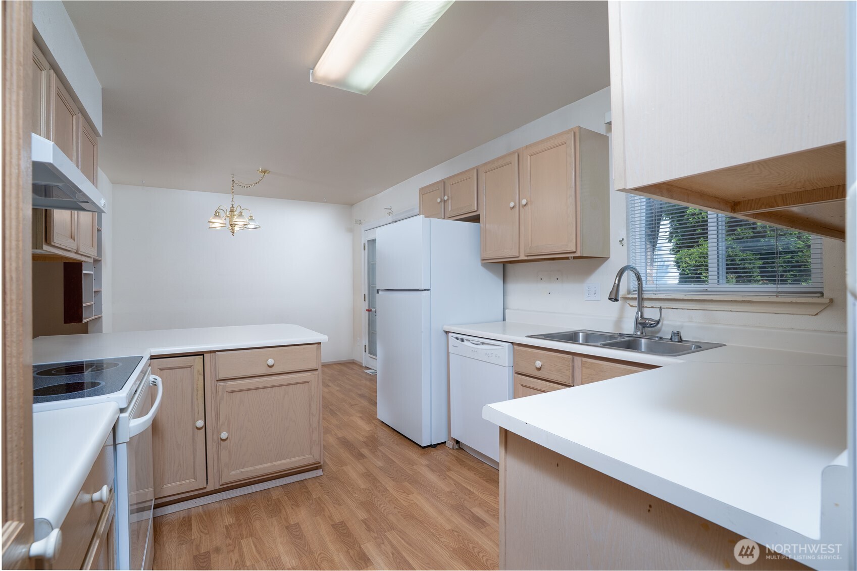 5209 79th Street Property Photo 9