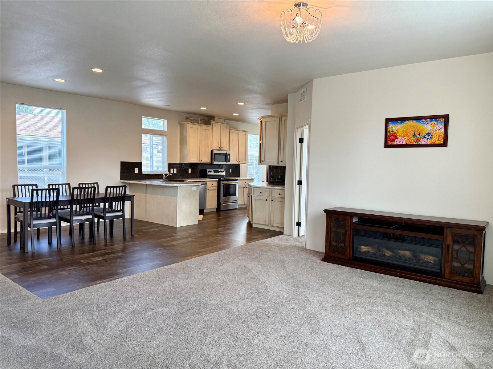 607 37th Street 99a Property Photo 3