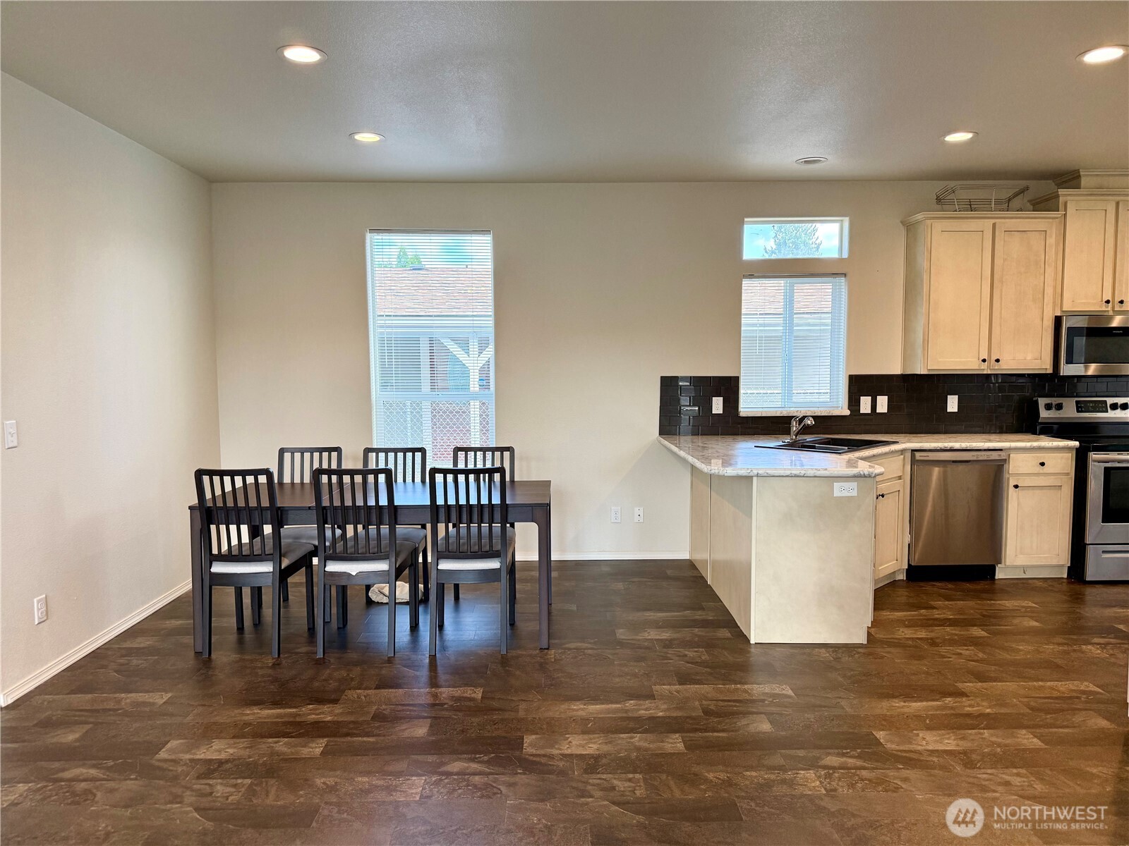 607 37th Street 99a Property Photo 6