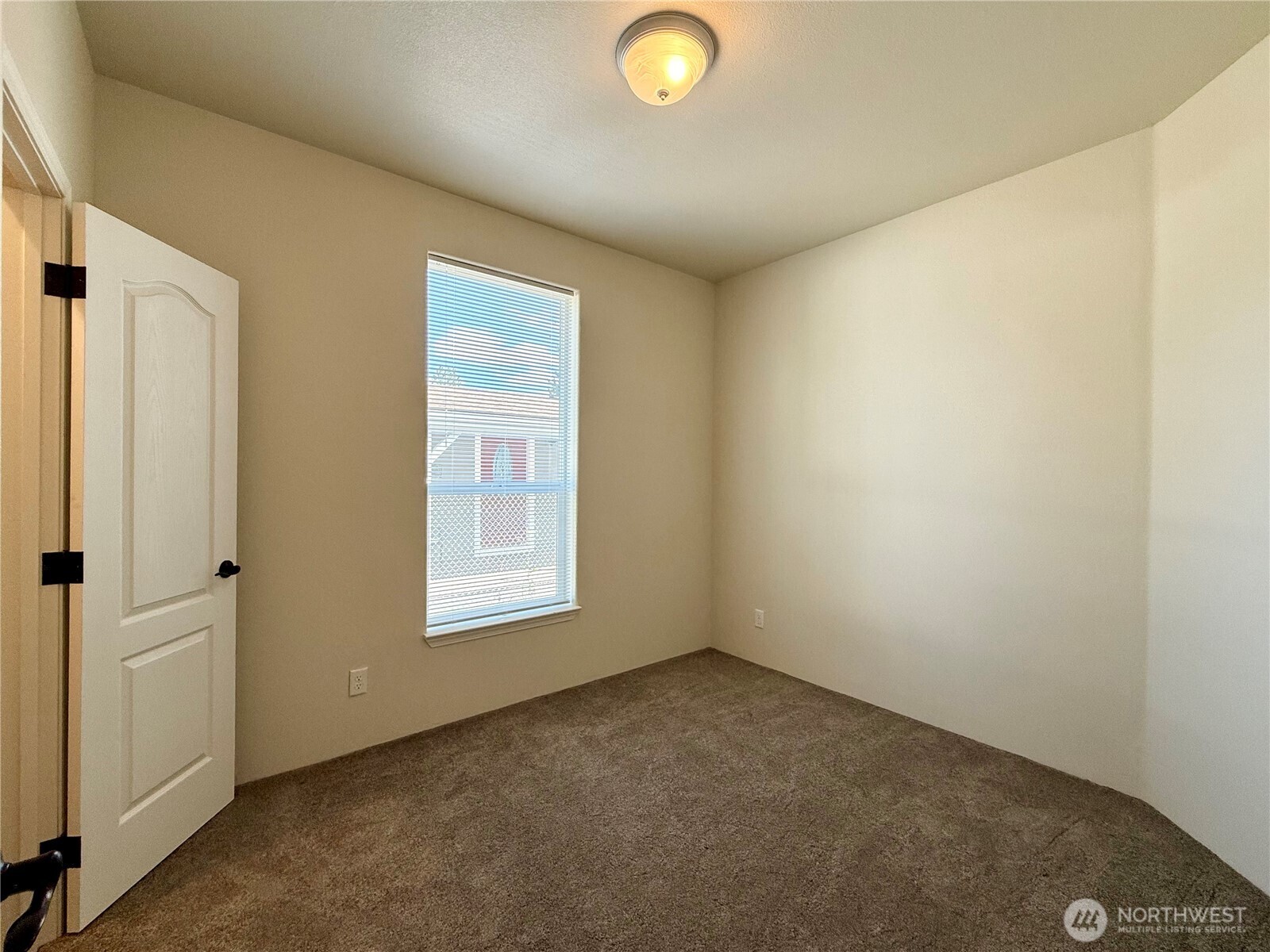 607 37th Street 99a Property Photo 11