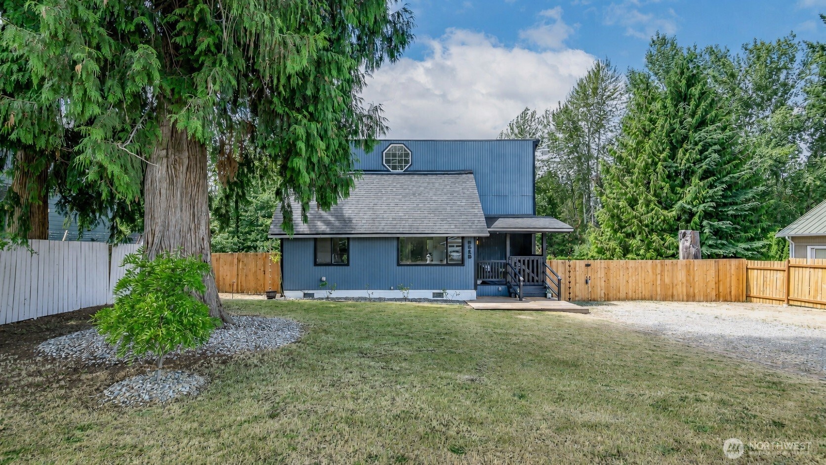 9515 208th Avenue Property Photo 4