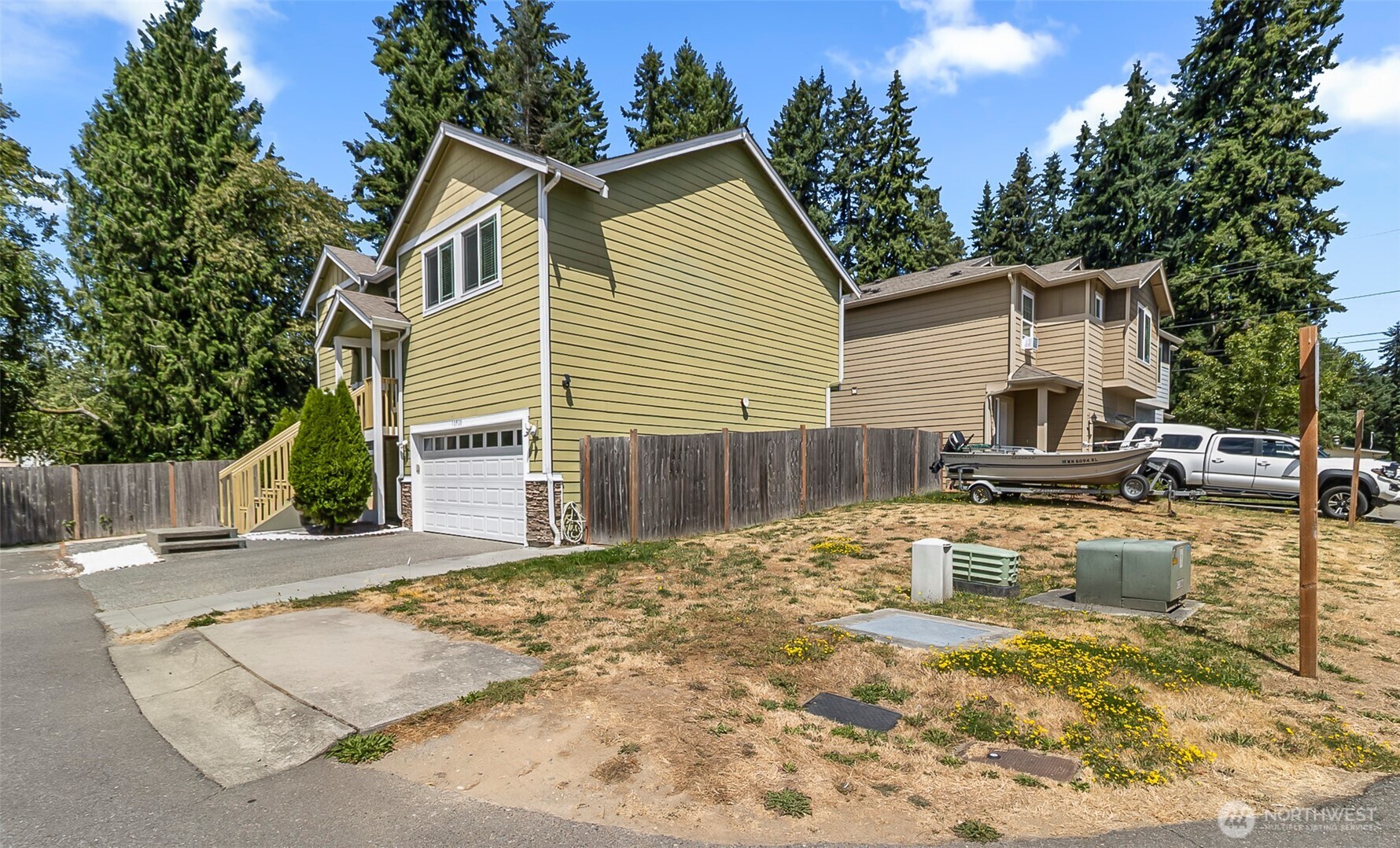 12520 24th Place Property Photo 4