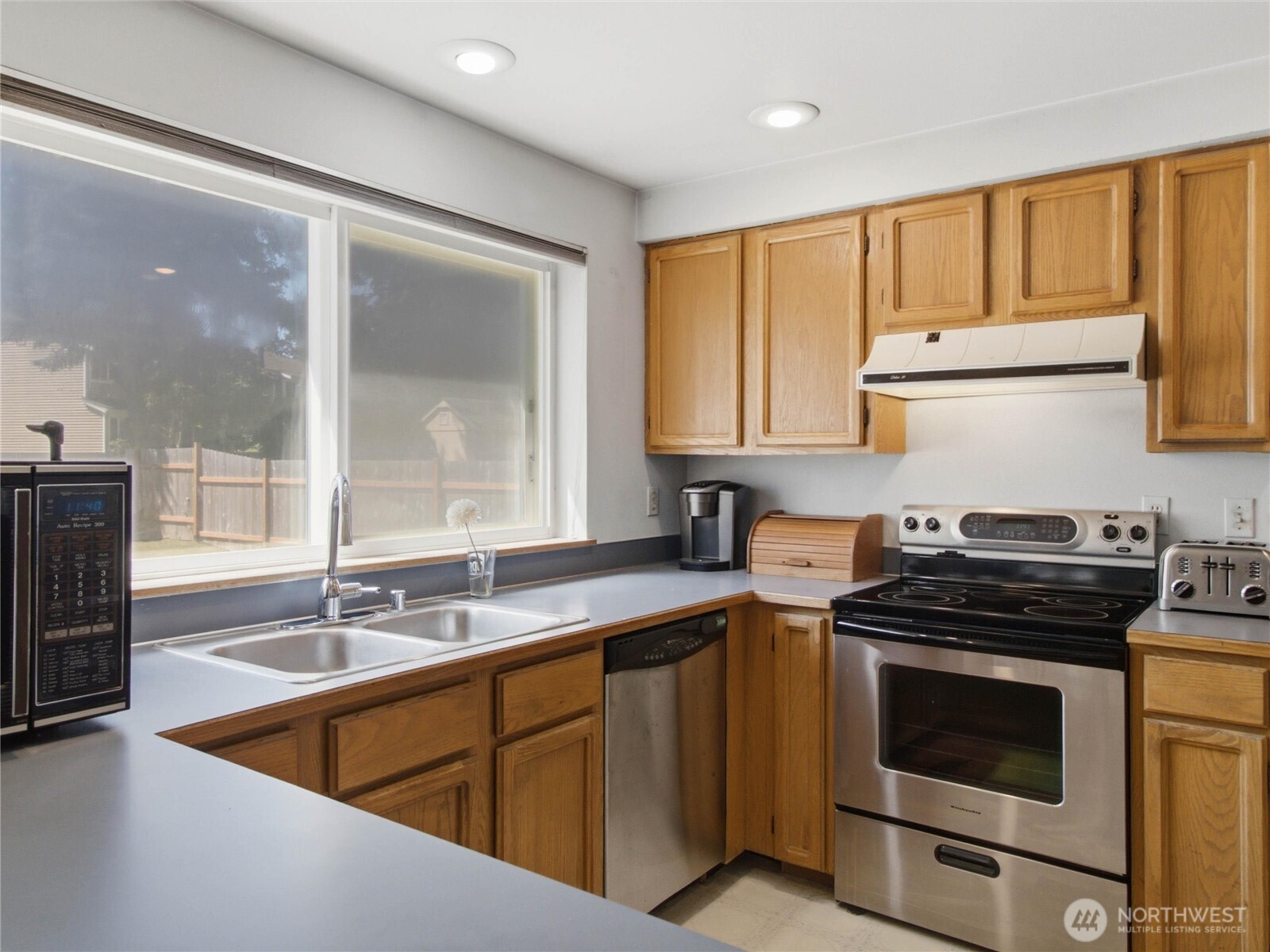 1239 S 236th Place Property Photo 13