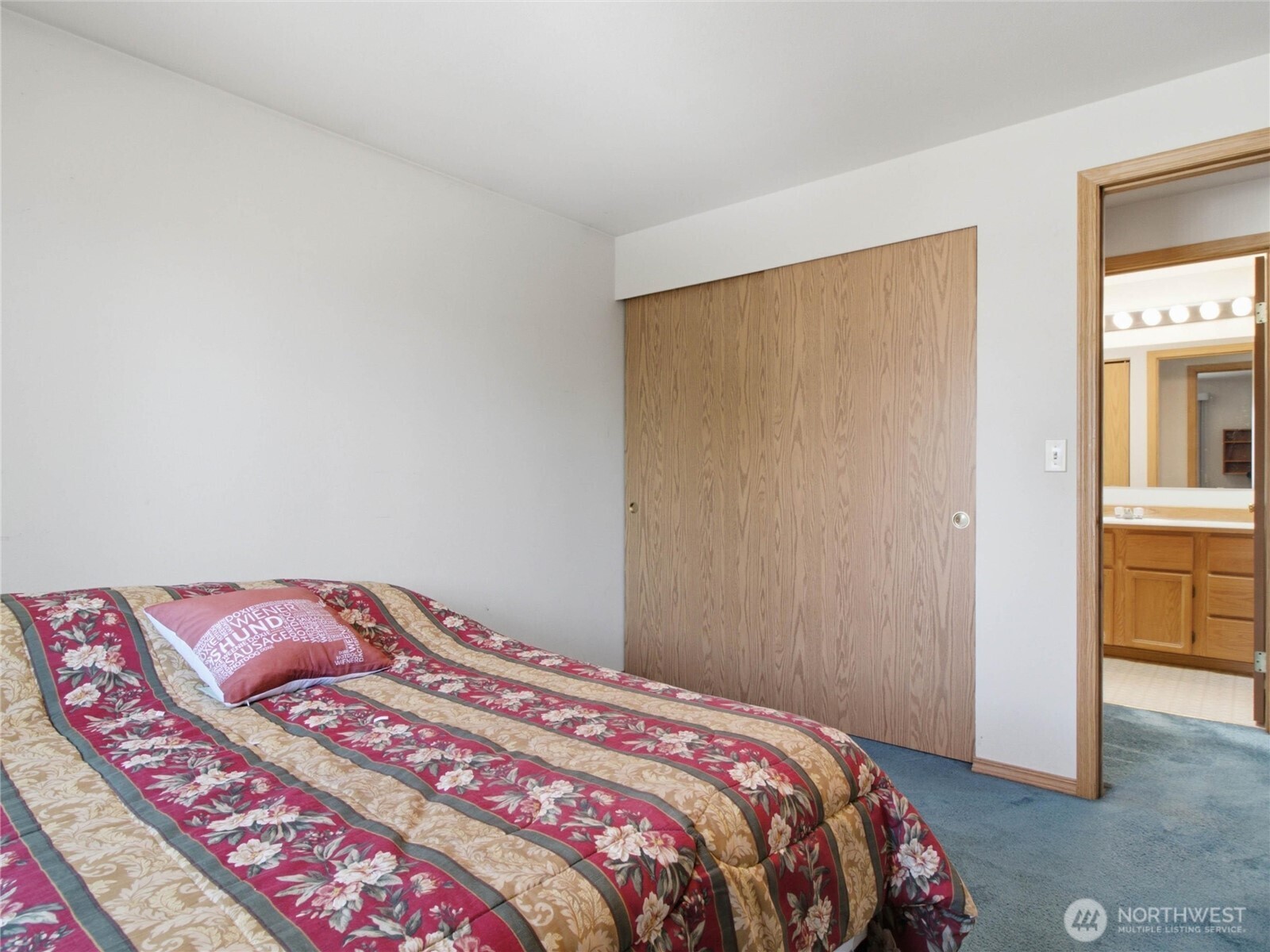 1239 S 236th Place Property Photo 31