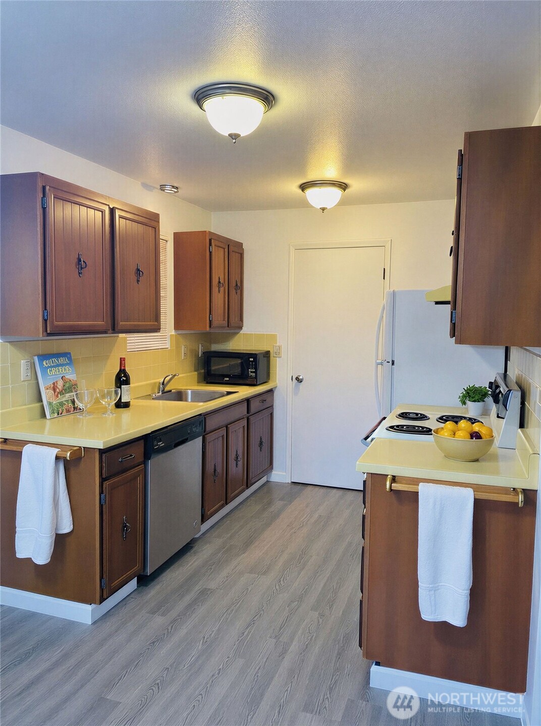 8848 Interlake Avenue Property Photo 6