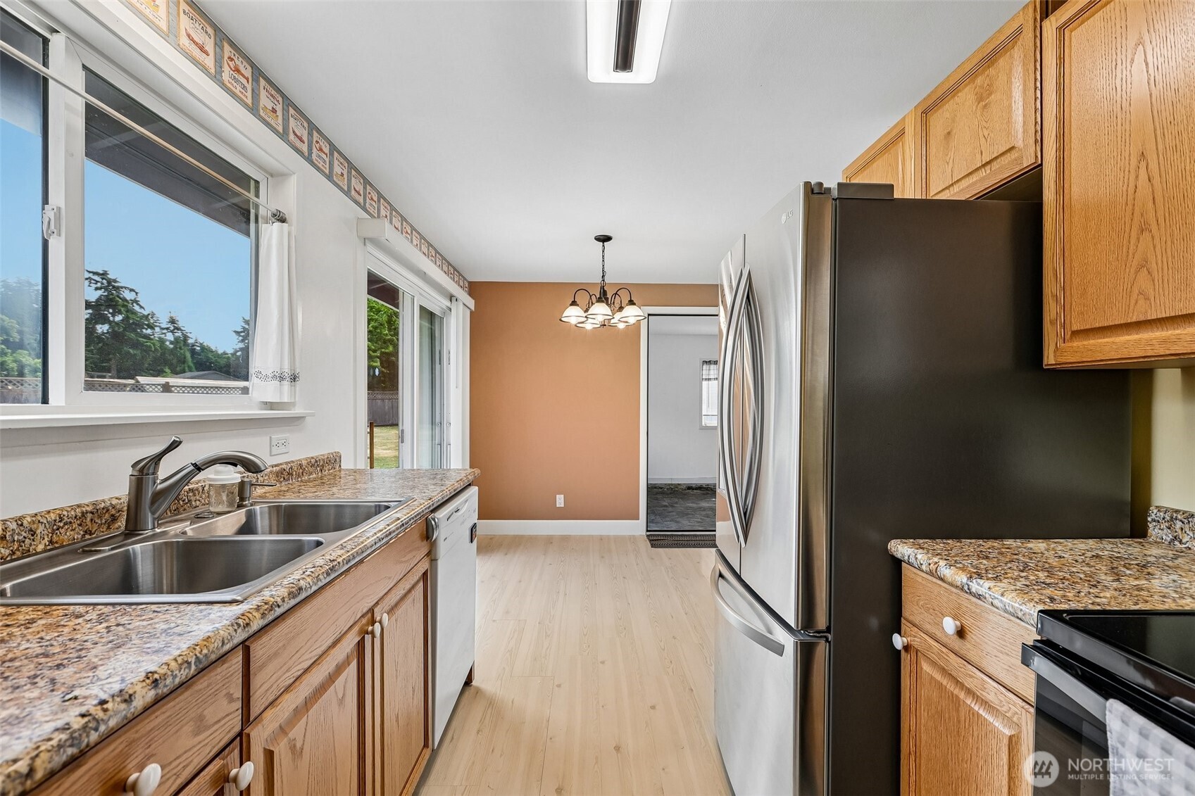 895 Prairie View Avenue Property Photo 15