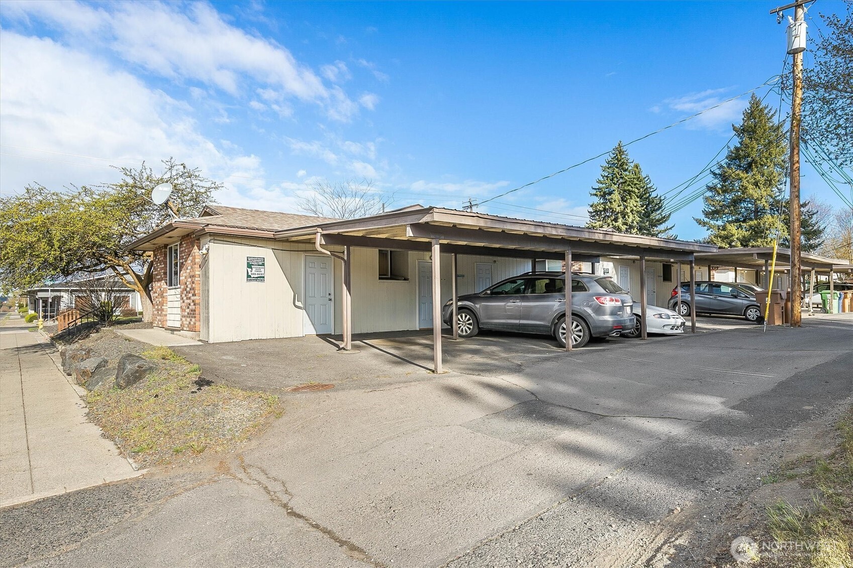 1332 W Garland Avenue Property Photo 8