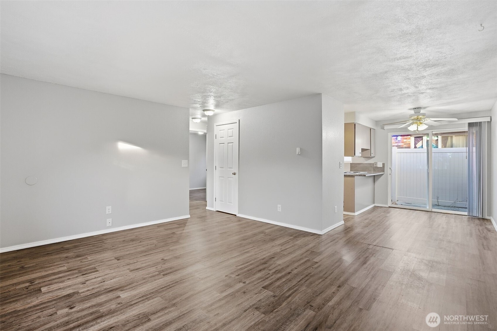1332 W Garland Avenue Property Photo 9