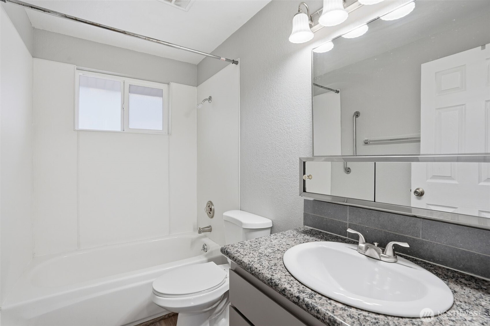 1332 W Garland Avenue Property Photo 12