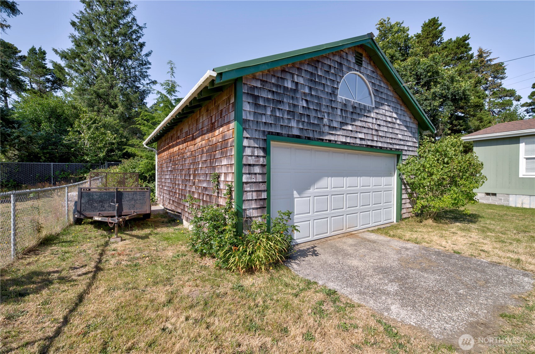 27305 Vernon Avenue Property Photo 23