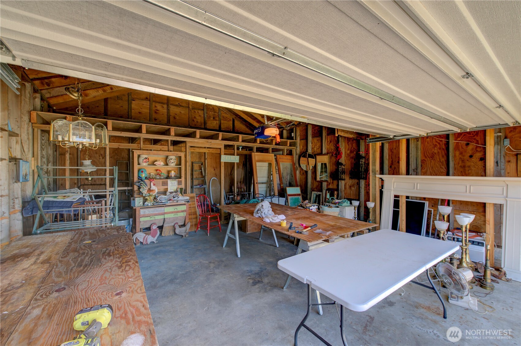 27305 Vernon Avenue Property Photo 24