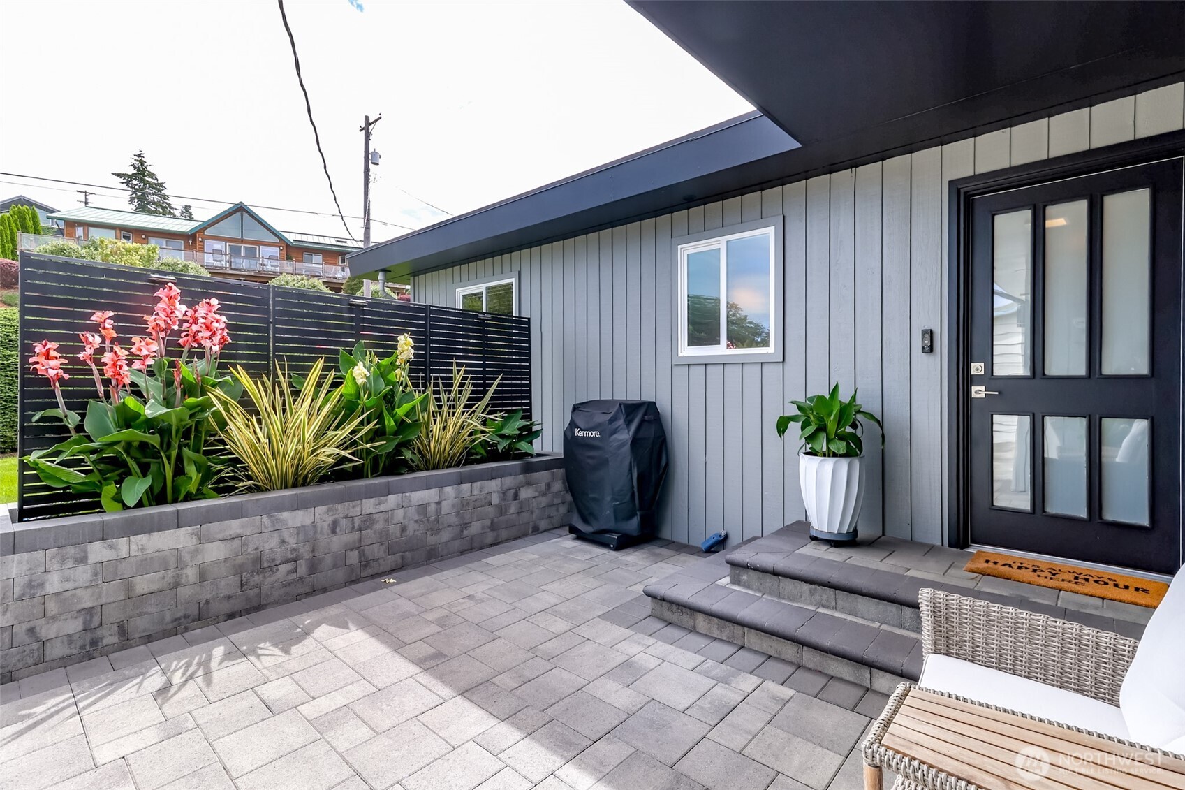 5564 Beverly Avenue Property Photo 5