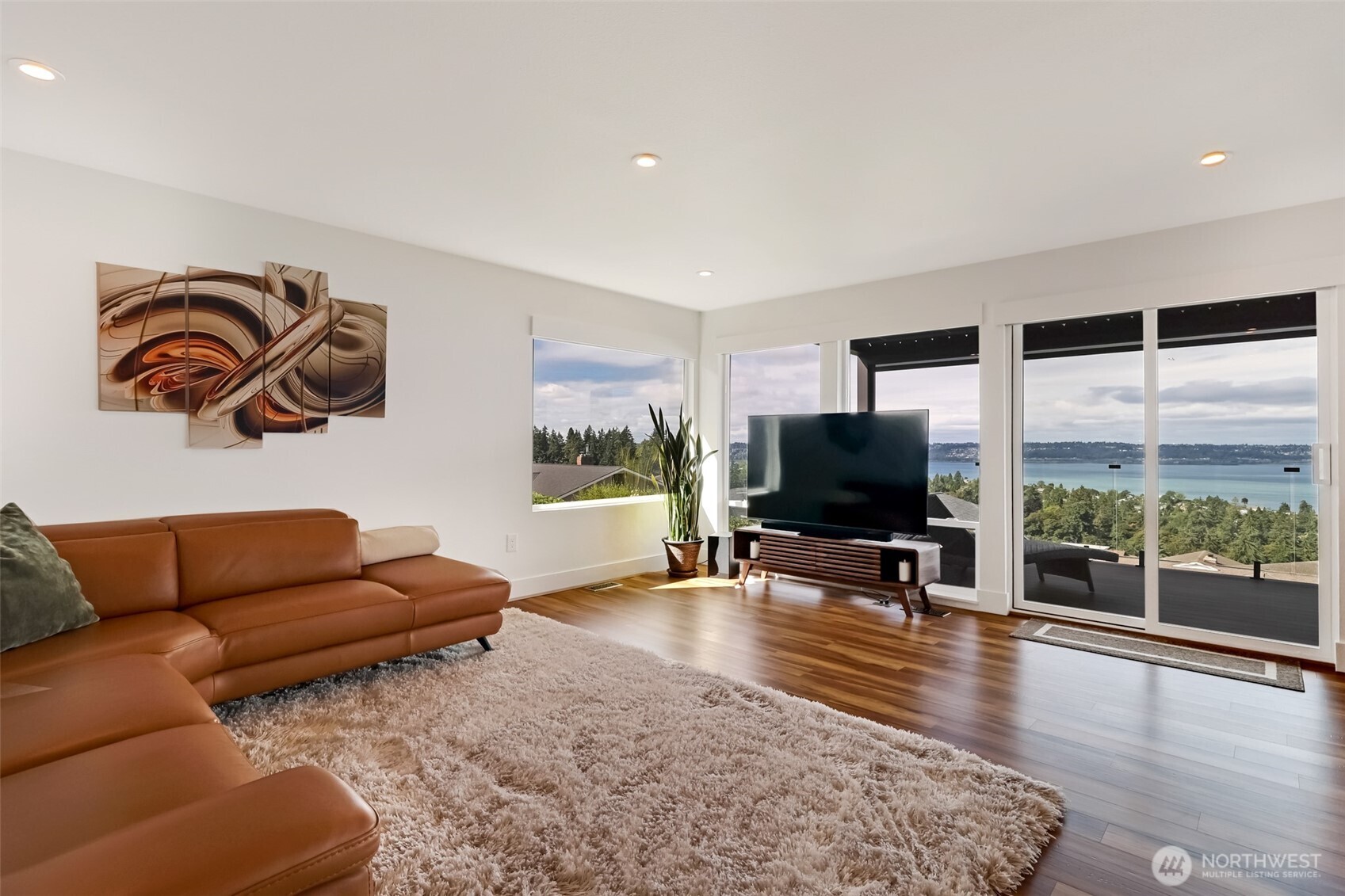 5564 Beverly Avenue Property Photo 14