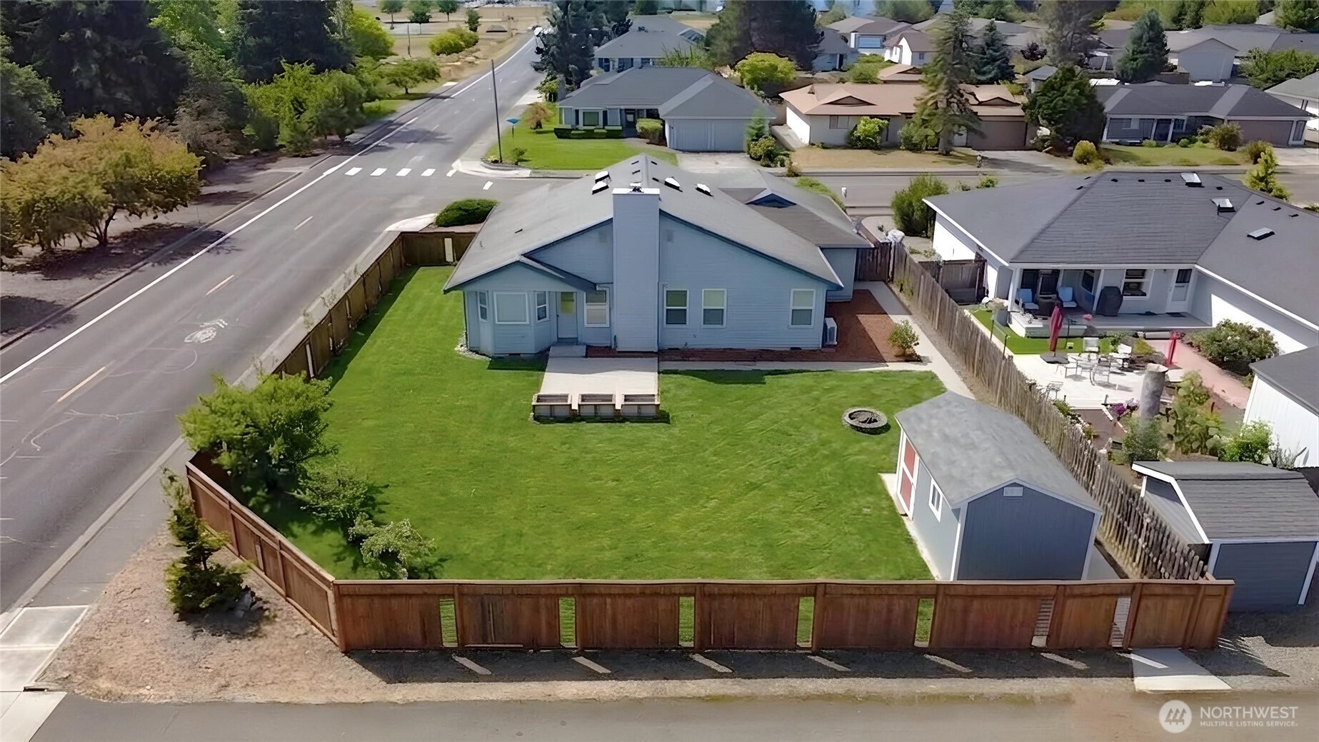972 E Spruce Street Property Photo 2