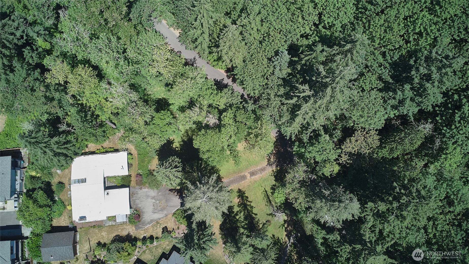 8209 144th Place Property Photo 4