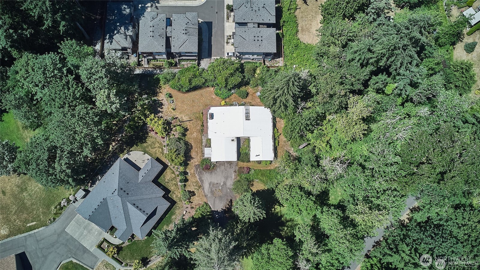 8209 144th Place Property Photo 6