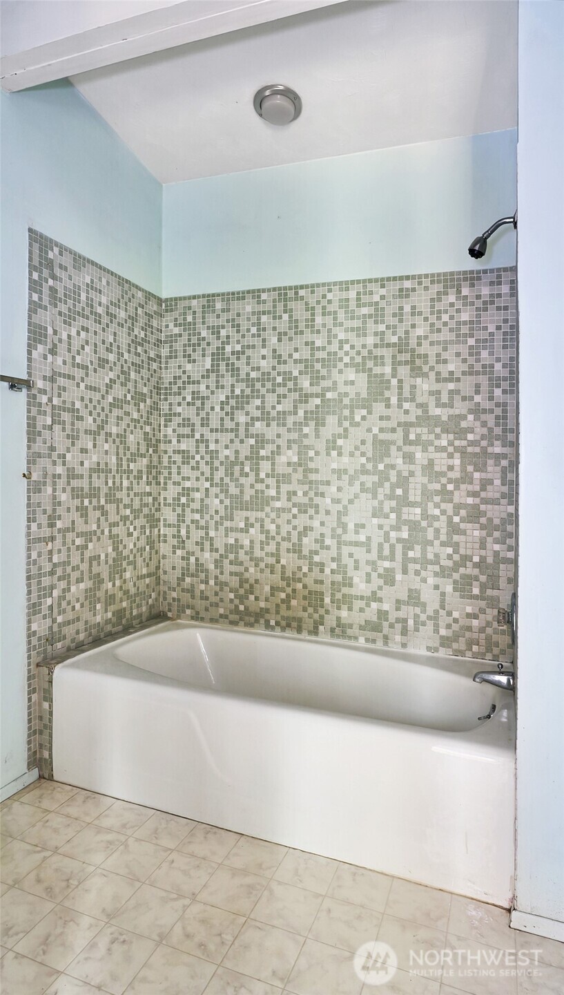 8209 144th Place Property Photo 32