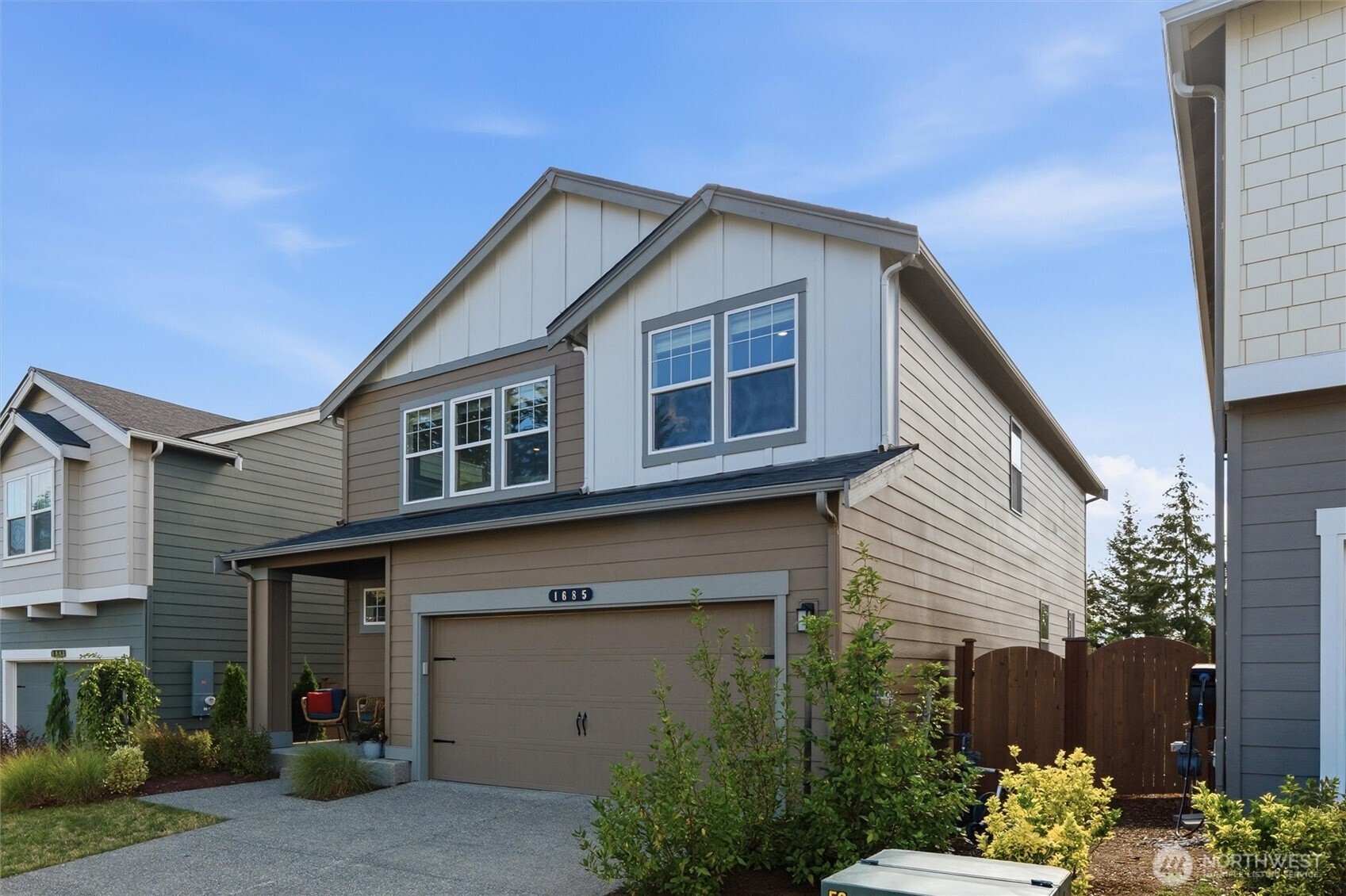 1685 Ne Halden Glen Drive Property Photo 2