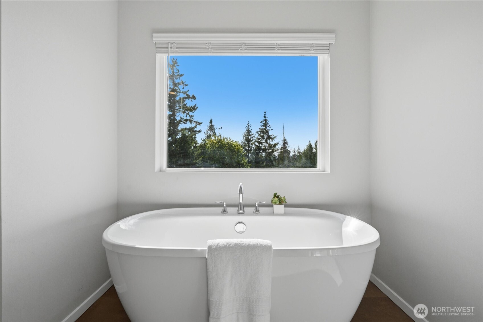 1685 Ne Halden Glen Drive Property Photo 25
