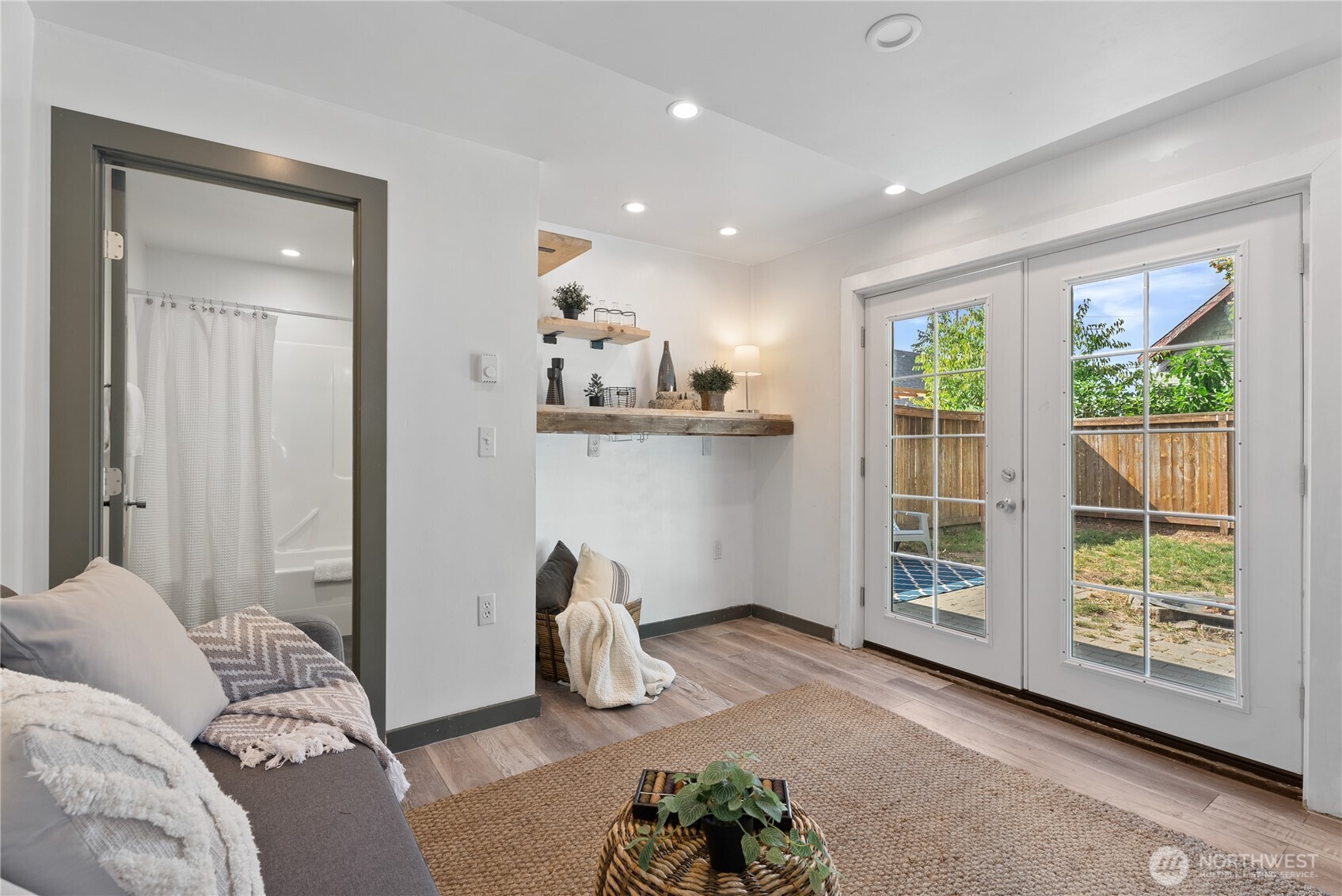 1208 S Oakes Street Property Photo 19