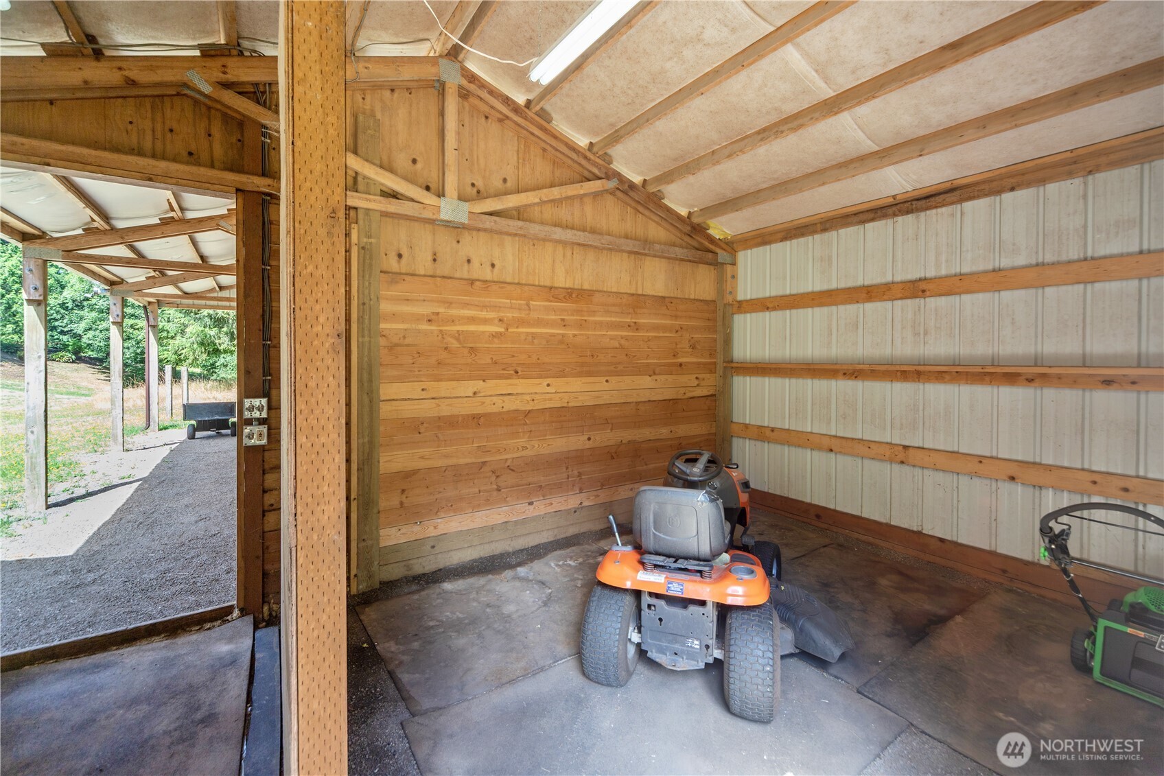 143 Fern Gully Property Photo 39