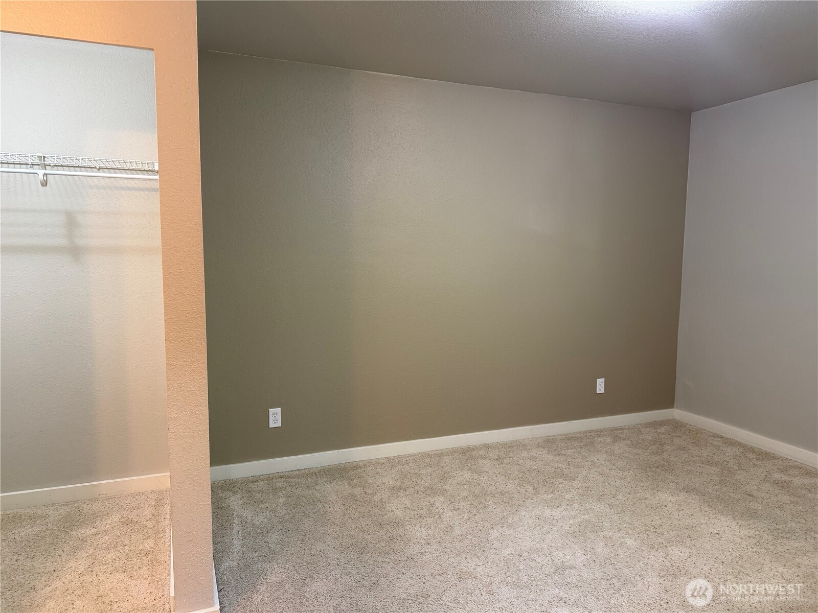 9805 Avondale Rd M-240 Property Photo 1
