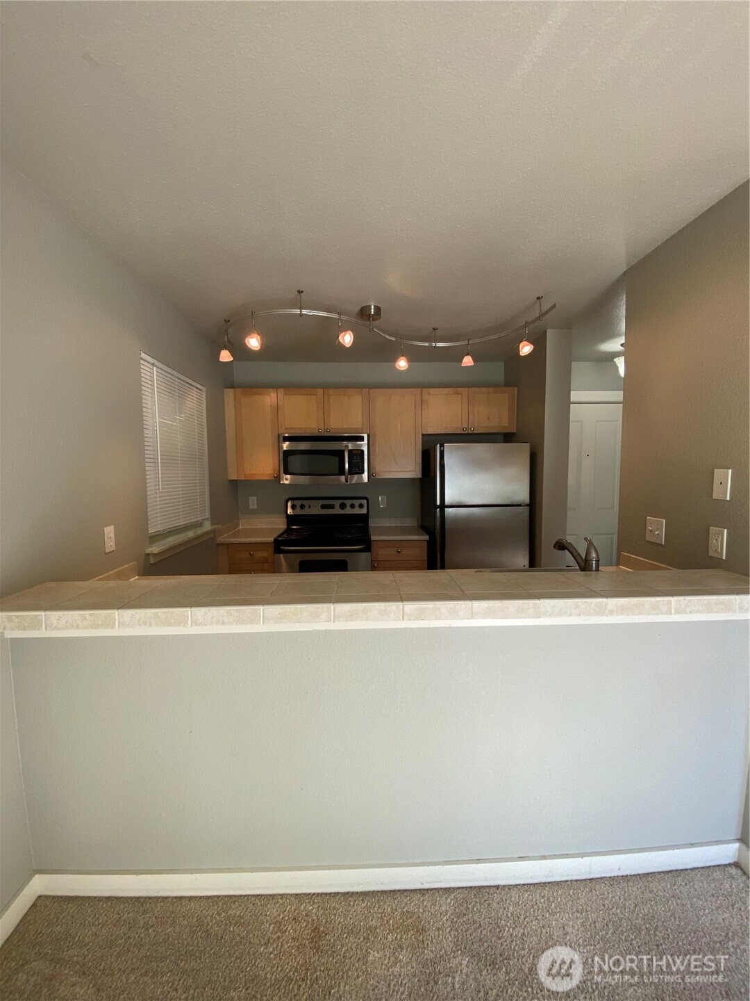 9805 Avondale Rd M-240 Property Photo 5