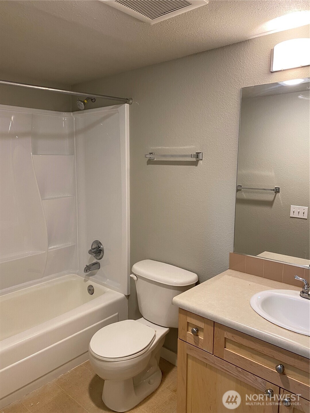 9805 Avondale Rd M-240 Property Photo 7