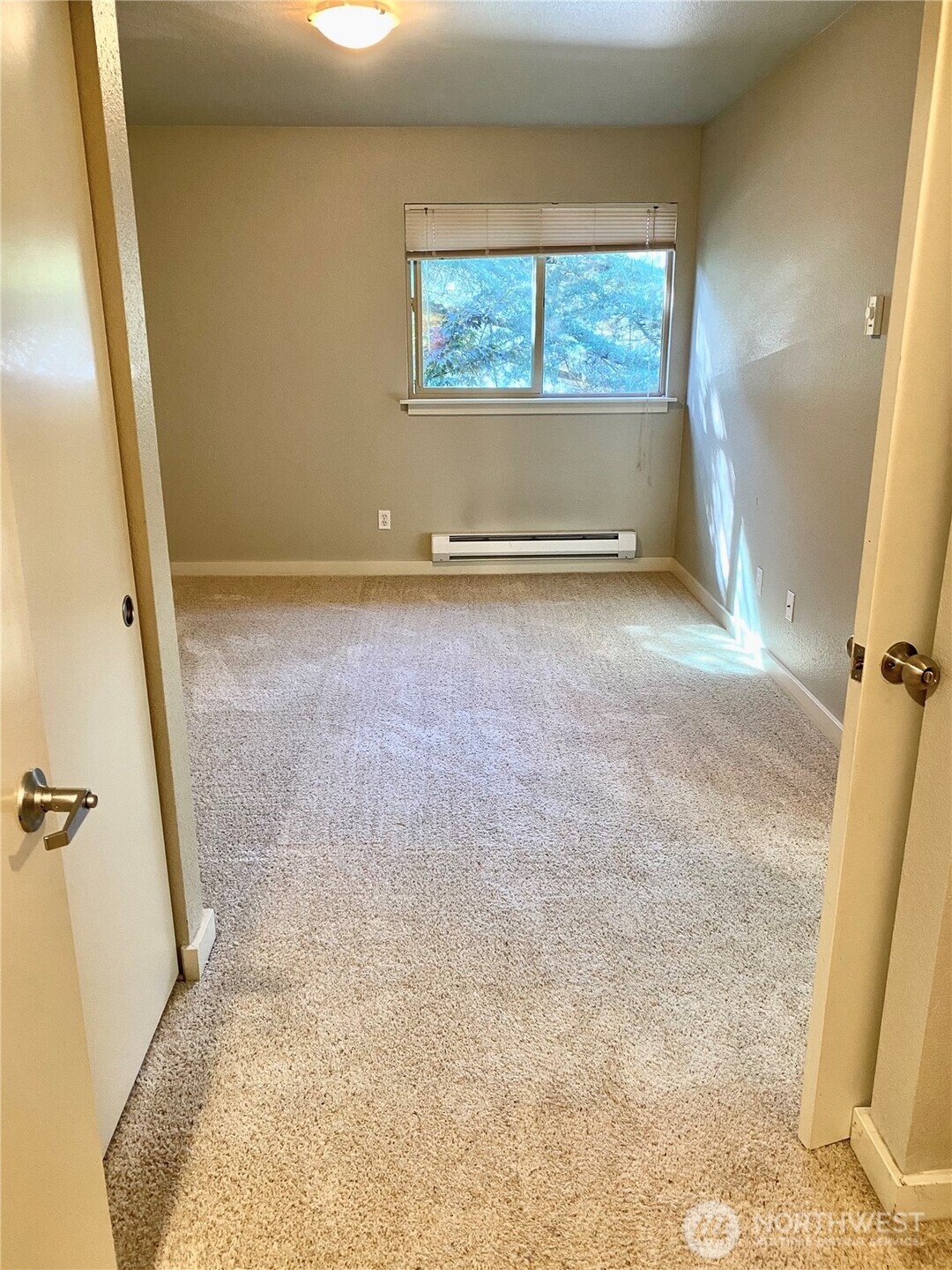 9805 Avondale Rd M-240 Property Photo 10