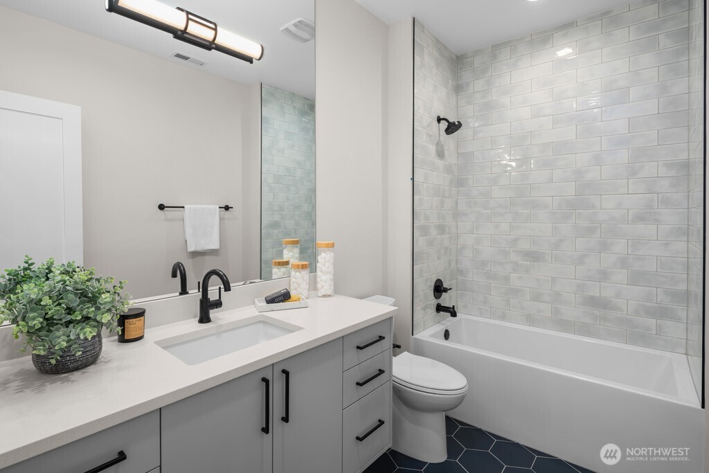 5630 Beach Drive Property Photo 31