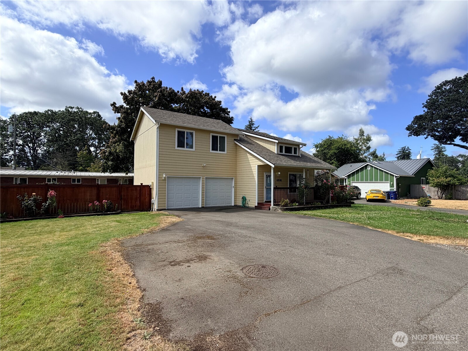 6508 84th Court Property Photo 3