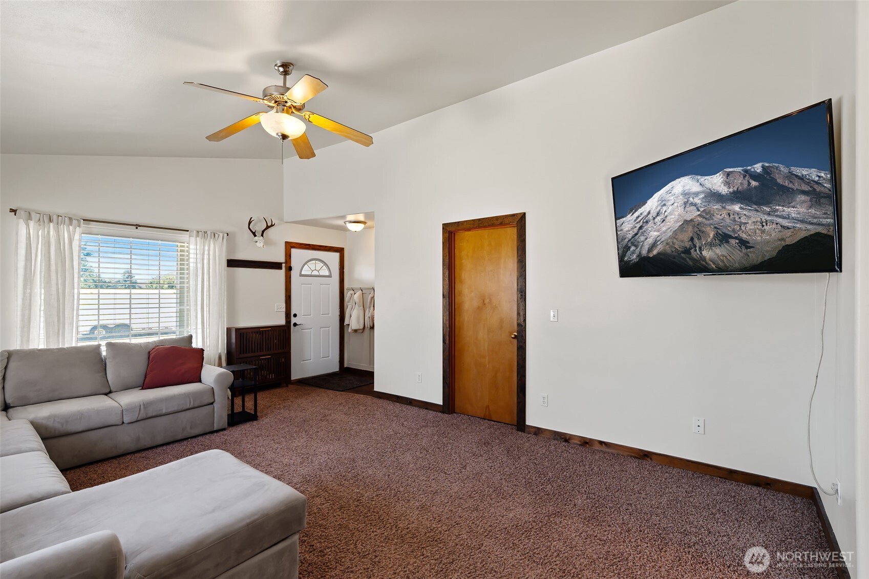 2510 N Ellington Street Property Photo 6