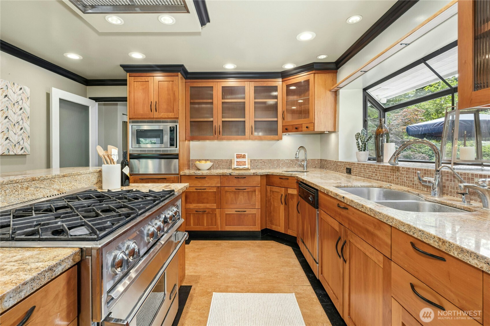 18411 40th Place Property Photo 7
