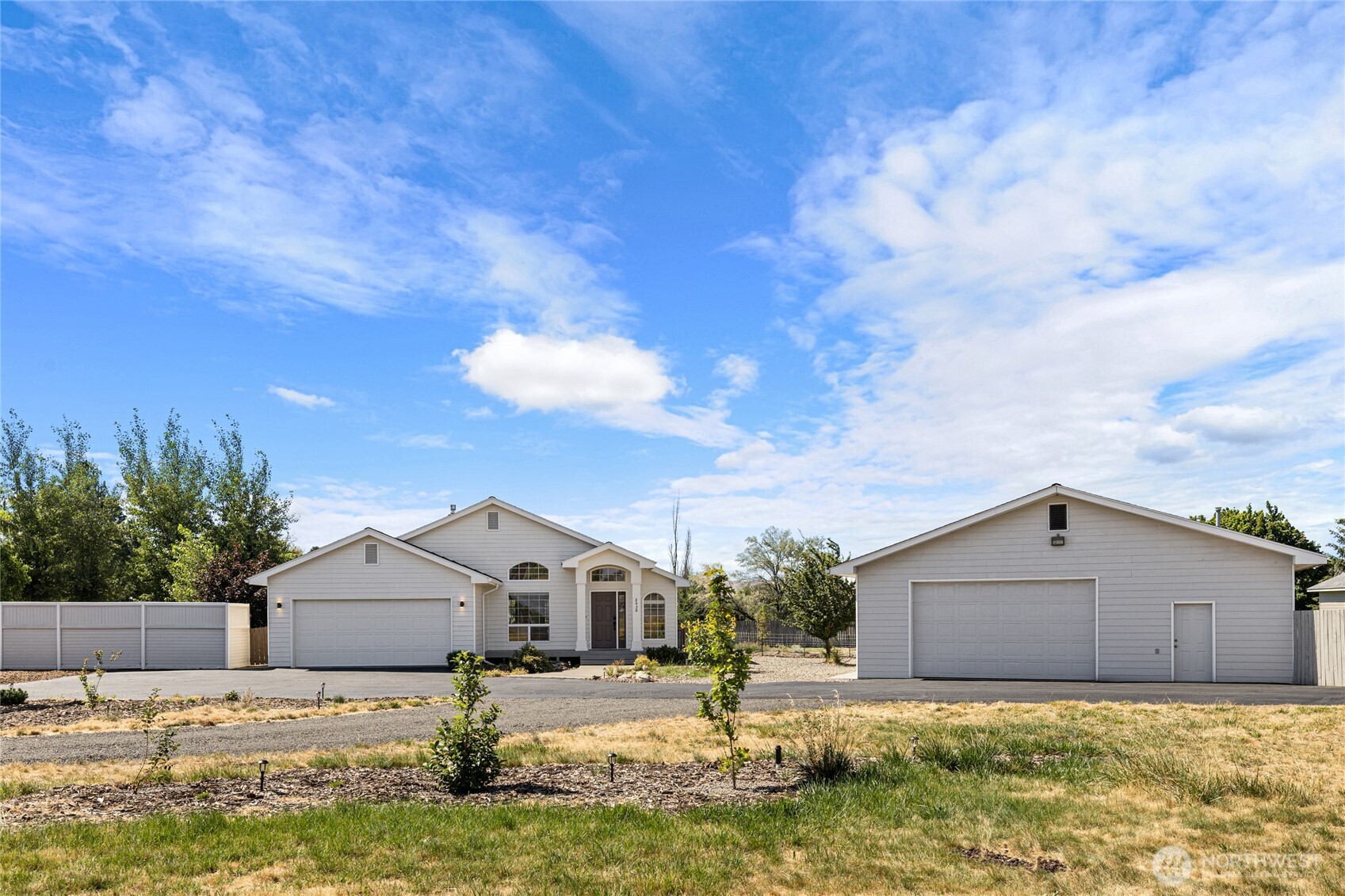 2430 Vantage Highway Property Photo 1