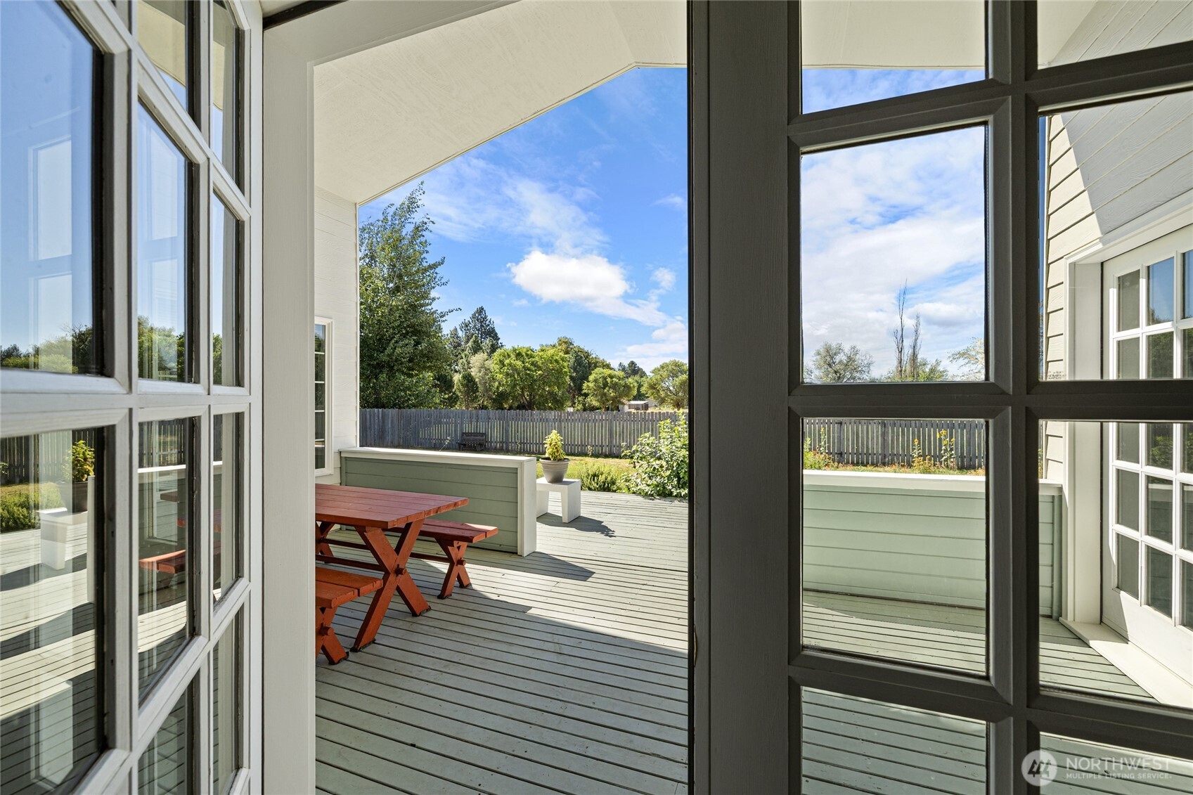 2430 Vantage Highway Property Photo 9