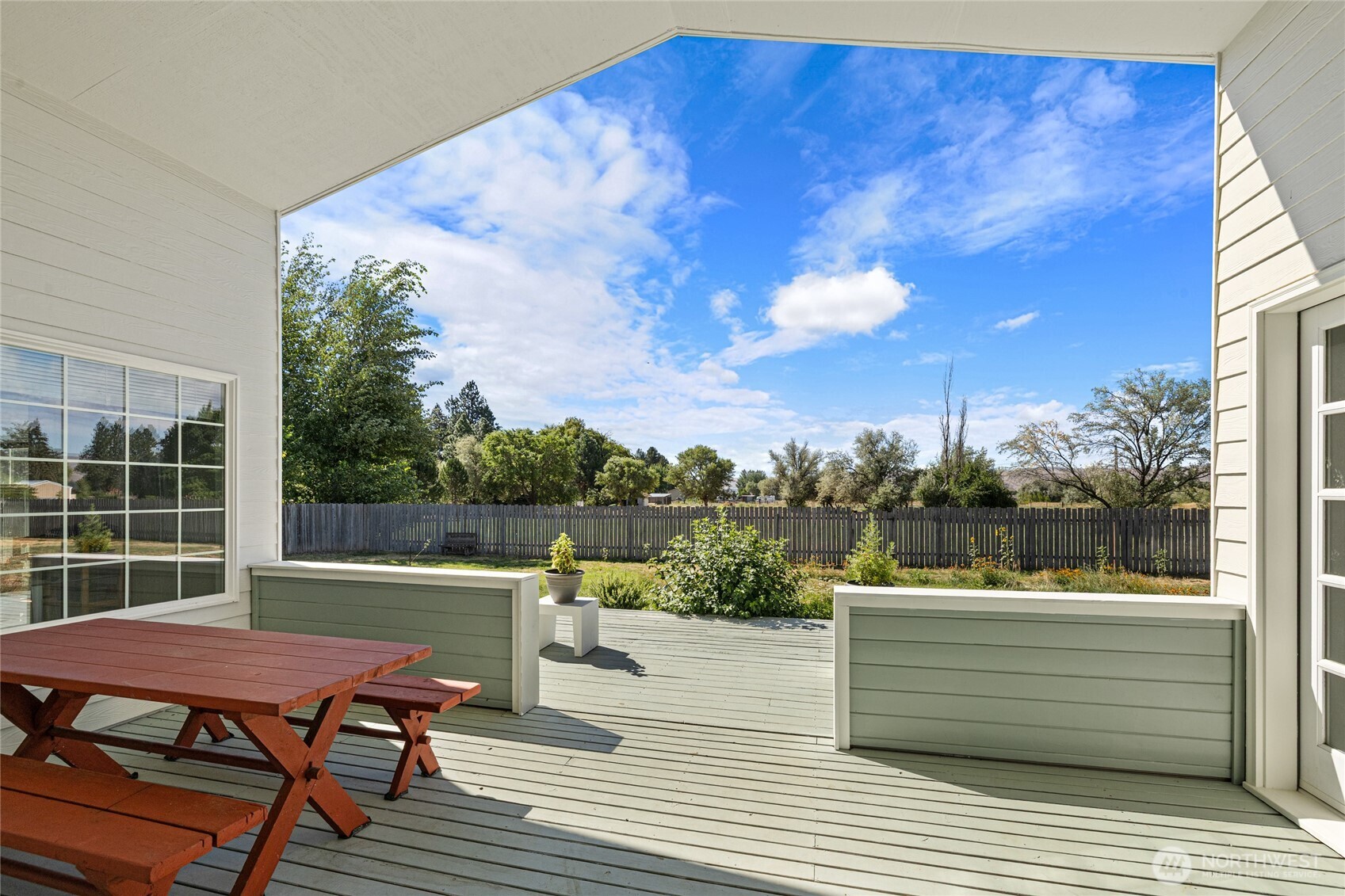 2430 Vantage Highway Property Photo 10